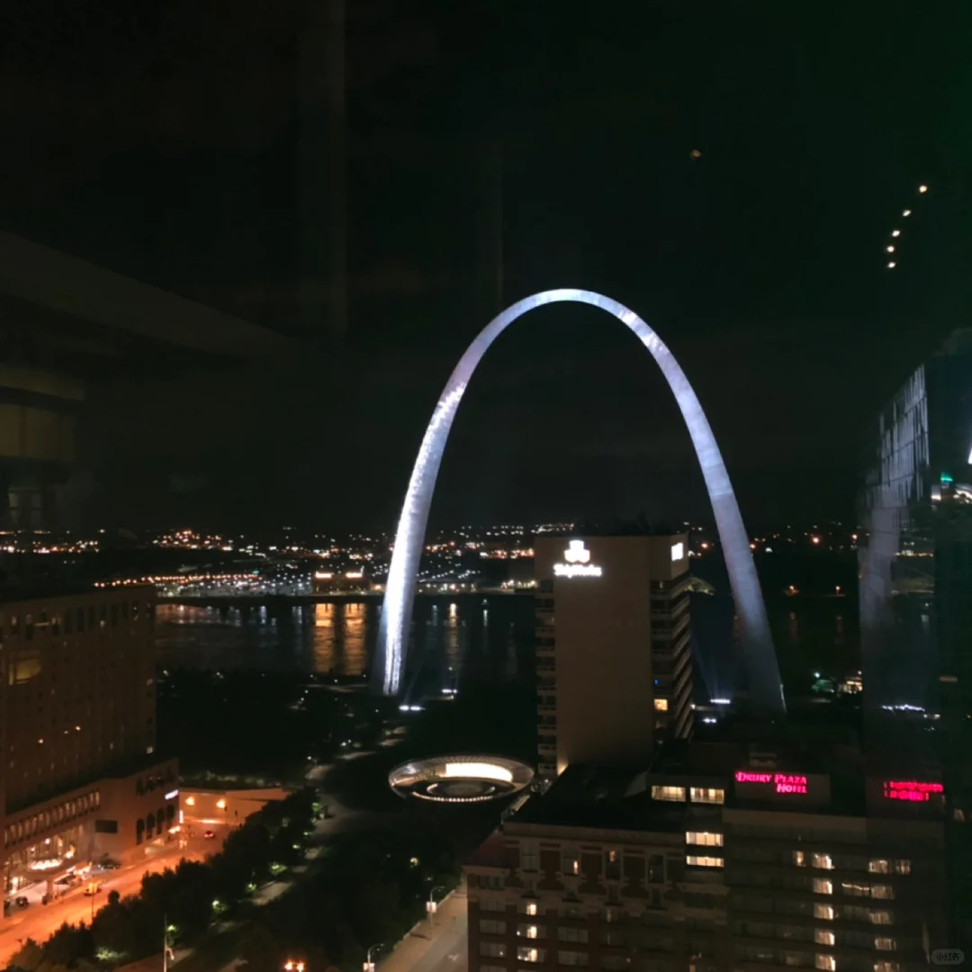 360° Night Views of St. Louis