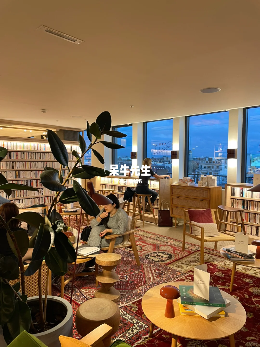 This Café in Paris is So Freaking Cozy!