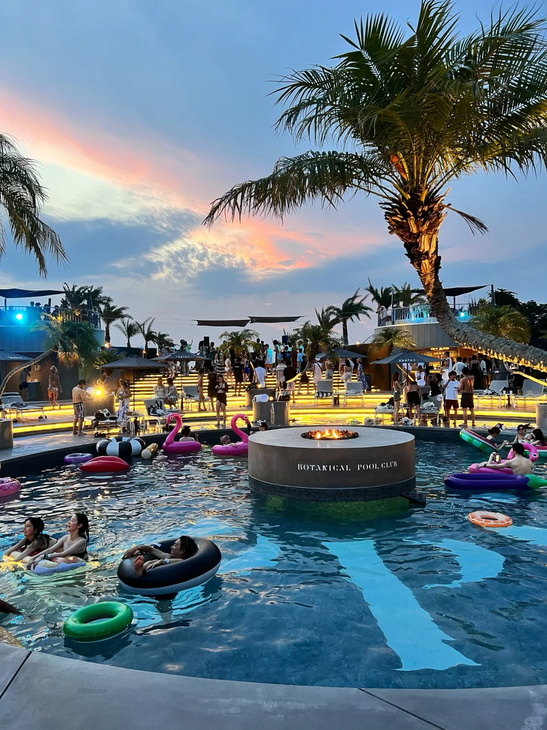 Pool Party Finally Happening Near Tokyo! 🏖️🙌🏽
