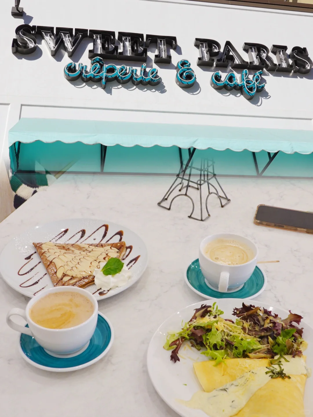 Austin Foodie Adventure | Tiffany Blue French Crêpes