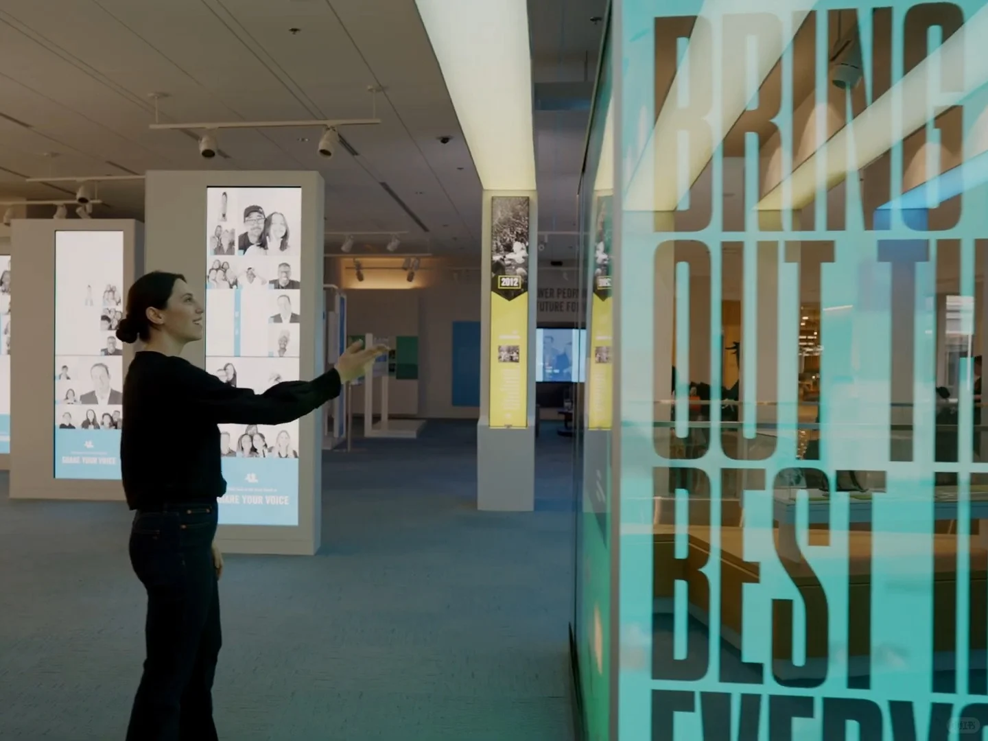 Exhibition Abroad 104: The Cox Gallery in the USA