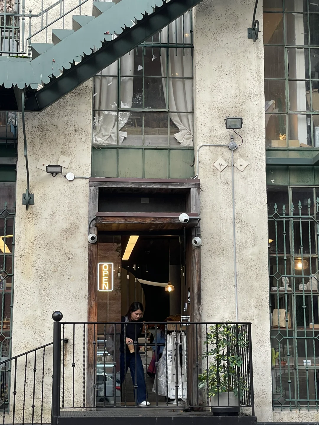 Vibey Coffee Shop in LA's Koreatown | About Time