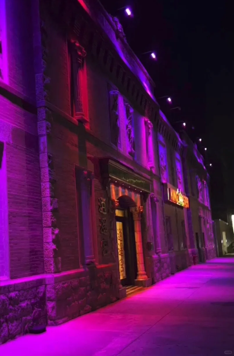 Brooklyn Actually Has a Massive Sauna Spot!!