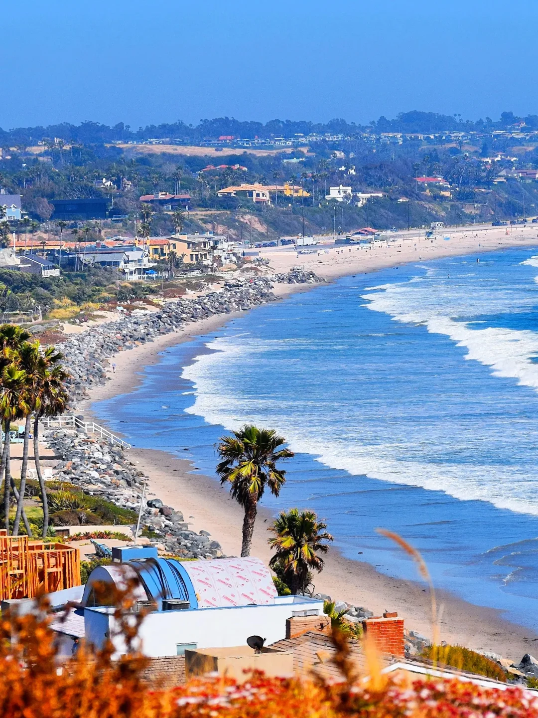 Tips for Snapping Photos at Malibu Beach, California 🌊 & Restaurant Recommendations