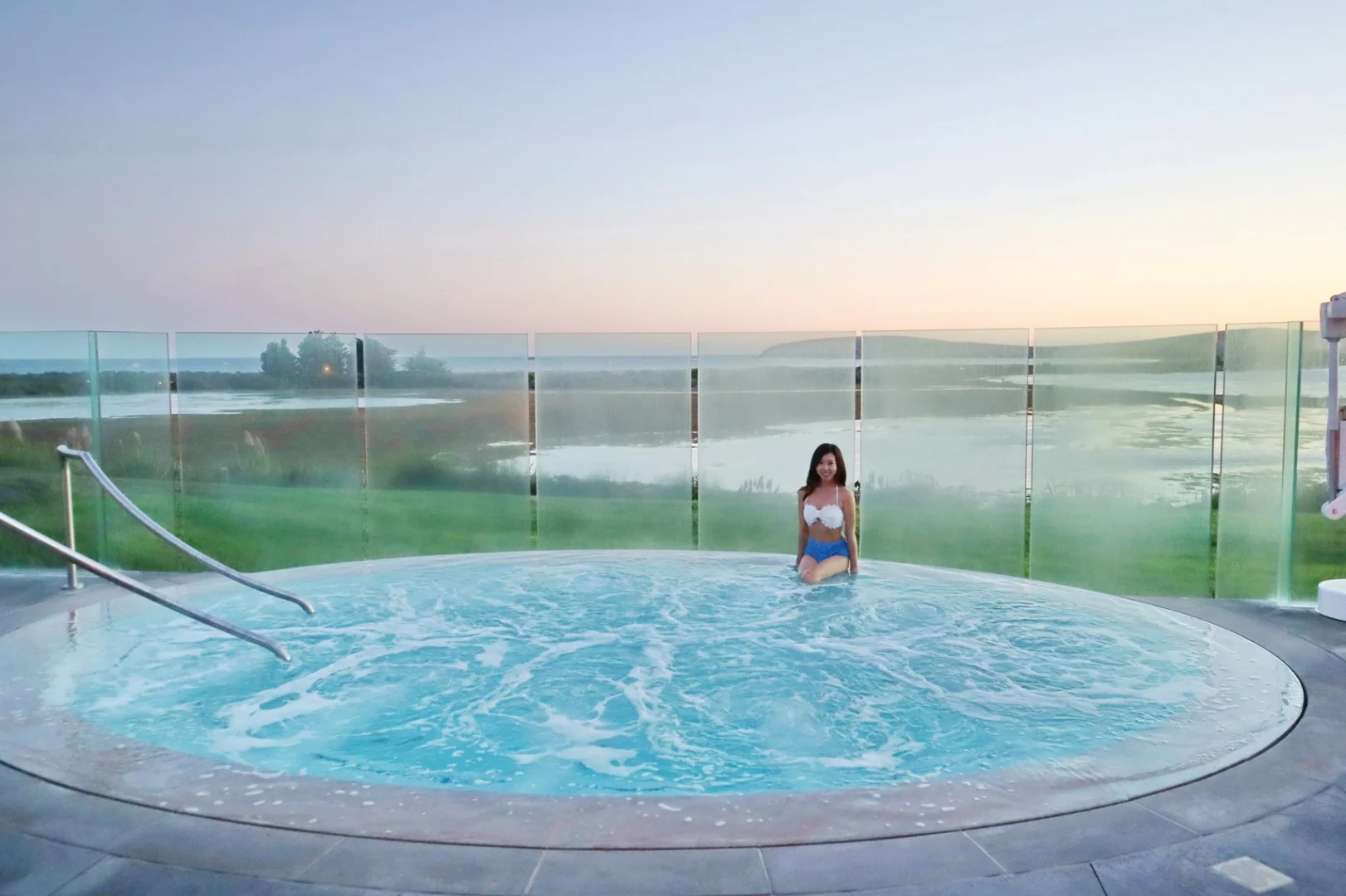 Northern California's Hidden Gem Beach Hotel: Breathtaking Sunset & Infinity Pool