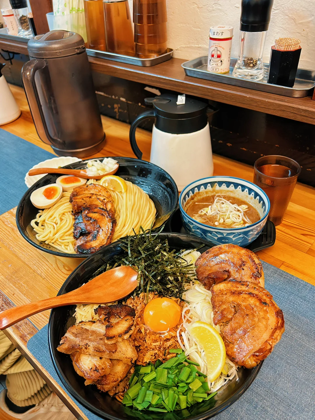 Osaka | Google 4.3-rated, Line-up Spills onto the Street Daily for This Mixed Soba Joint