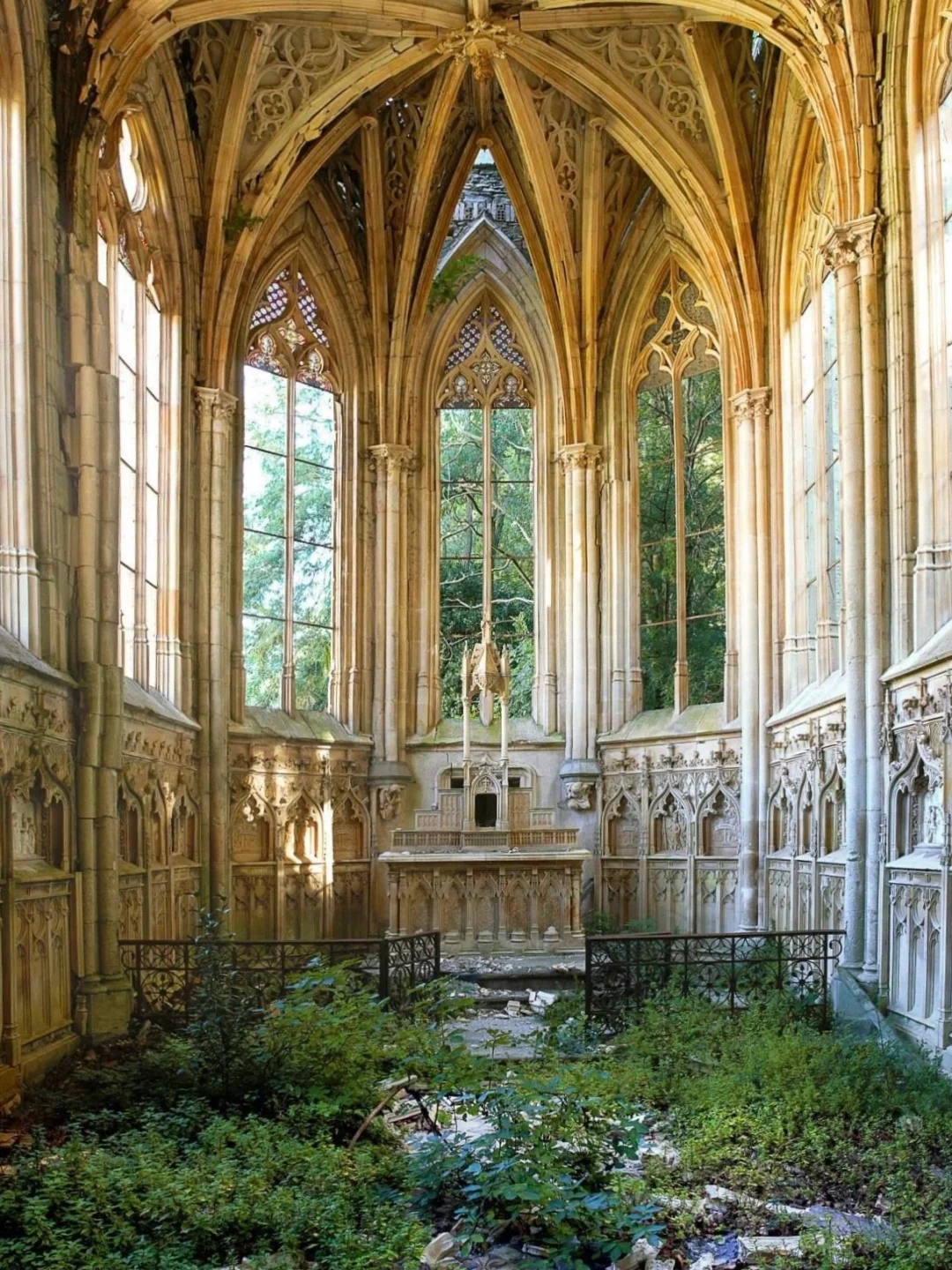 Pro Tip: 8 Must-Visit Stunning Churches in France