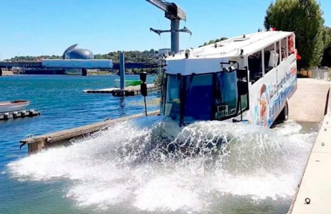 Paris // The Coolest Buses You Need to Check Out