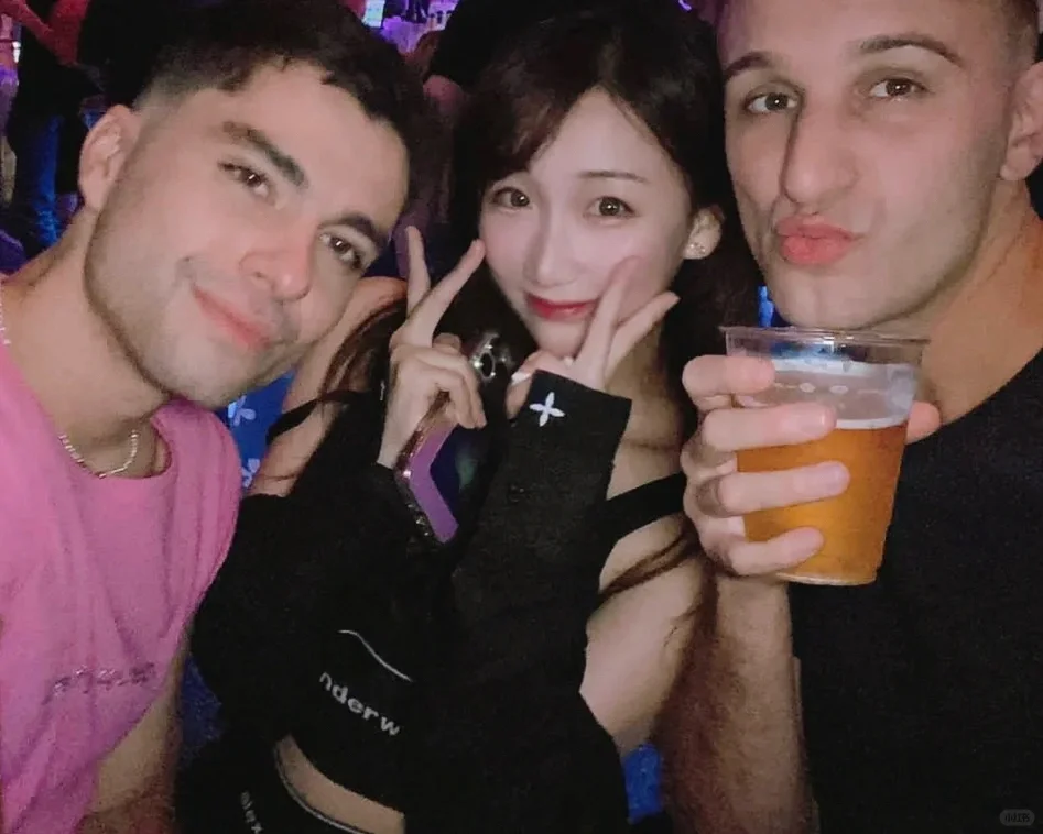 🇺🇸 Boston Gay Bar – So Much Fun!