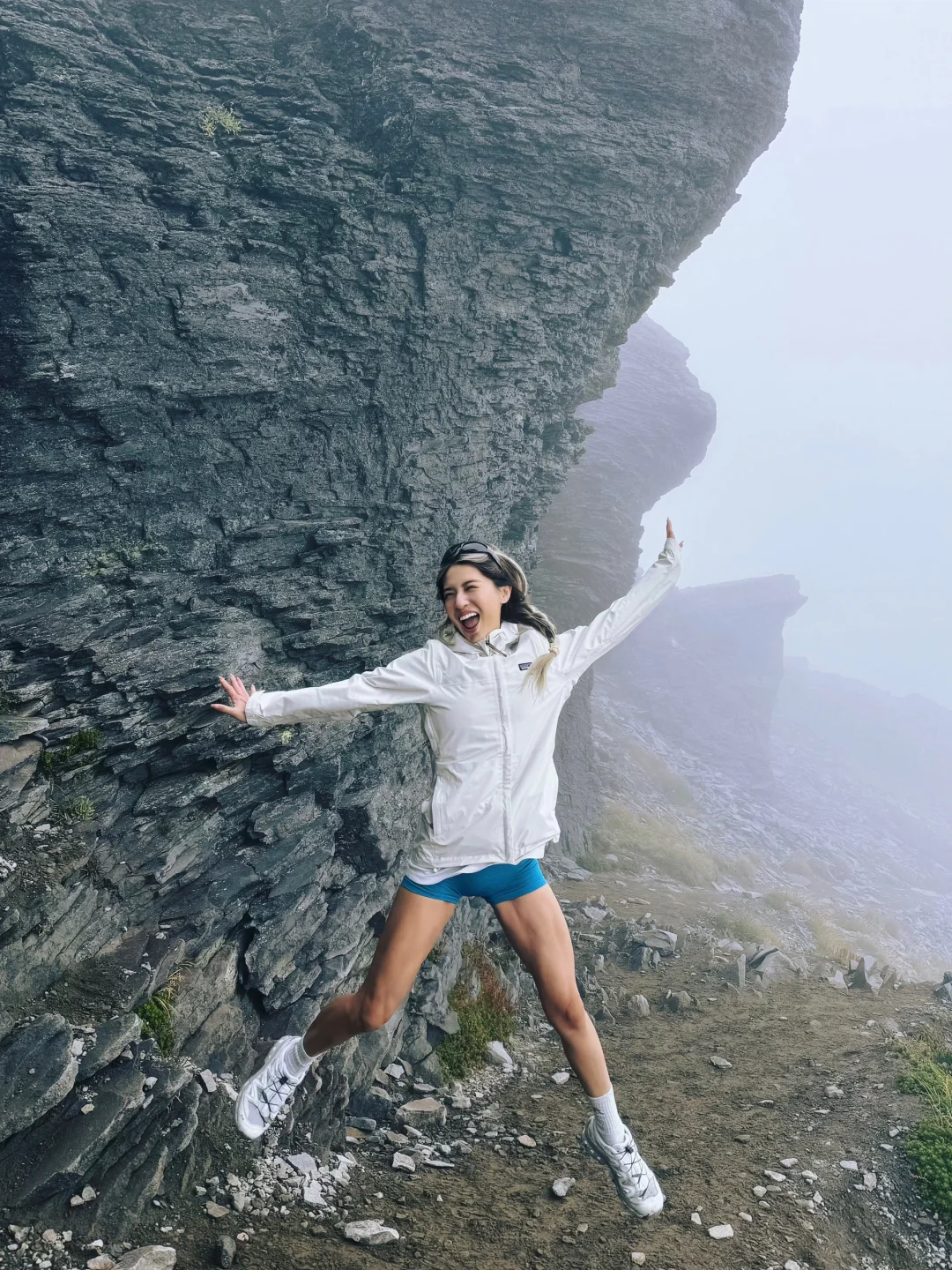 First Hiking Trip and I Ran Into a Bear 🐻