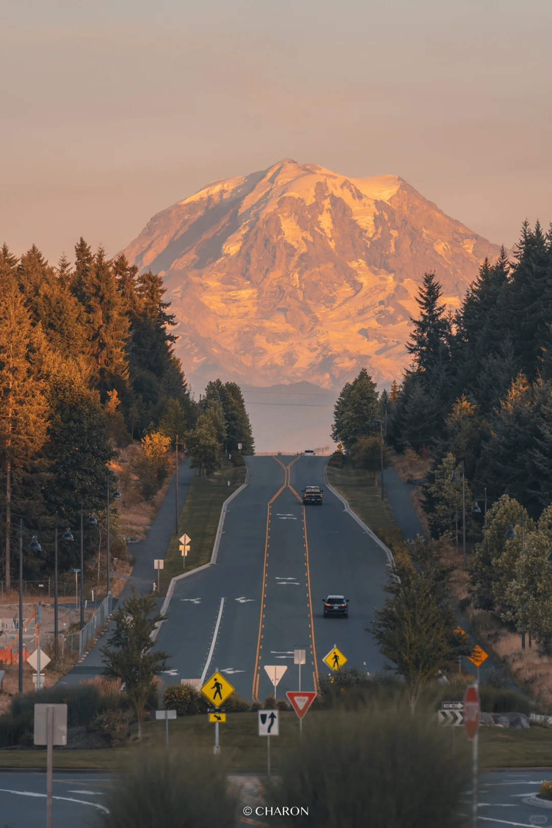 Seattle | Golden-Capped Rainier at Sunset