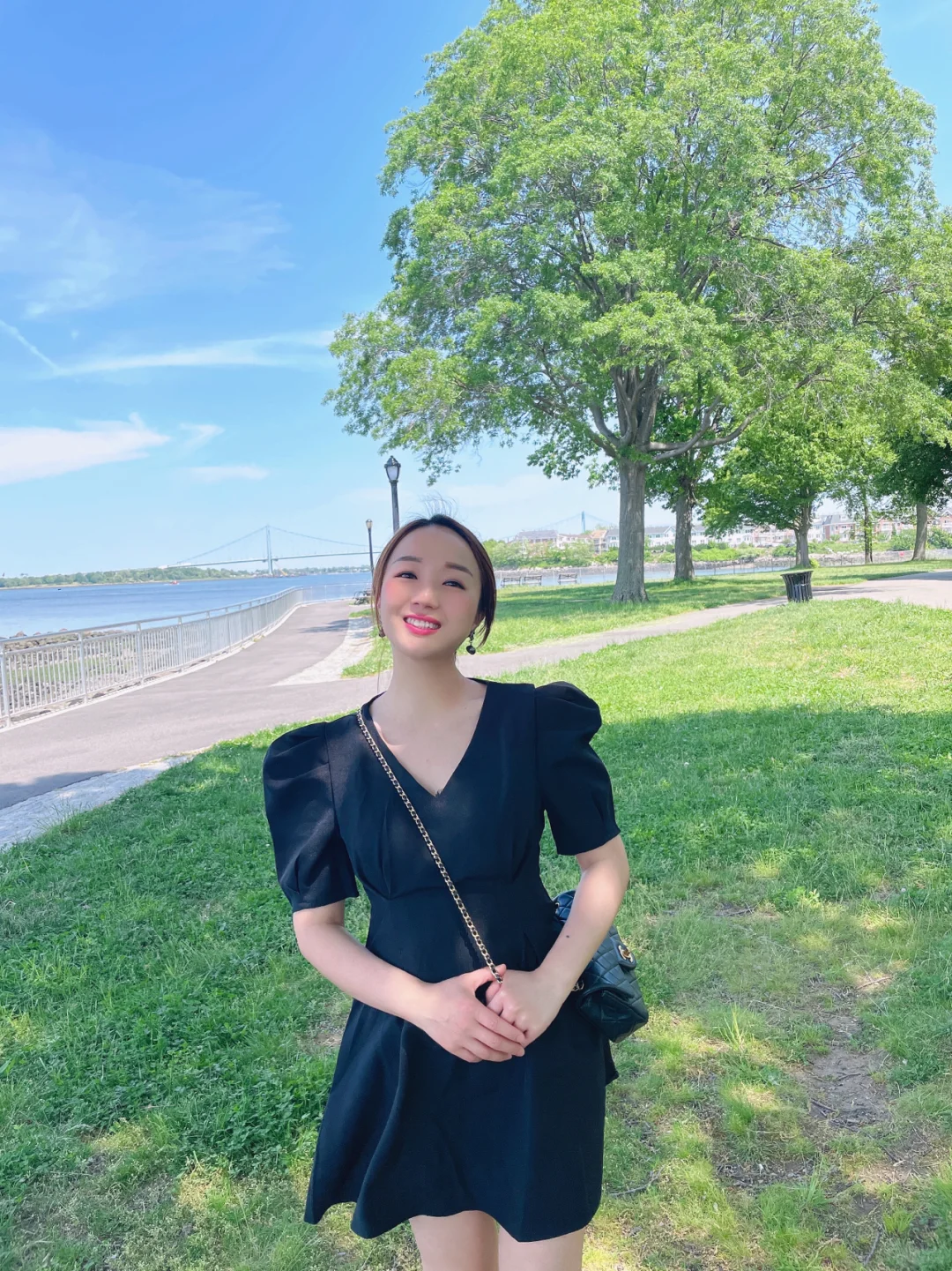 New York | Beautiful Riverside Park Near Flushing 🌿