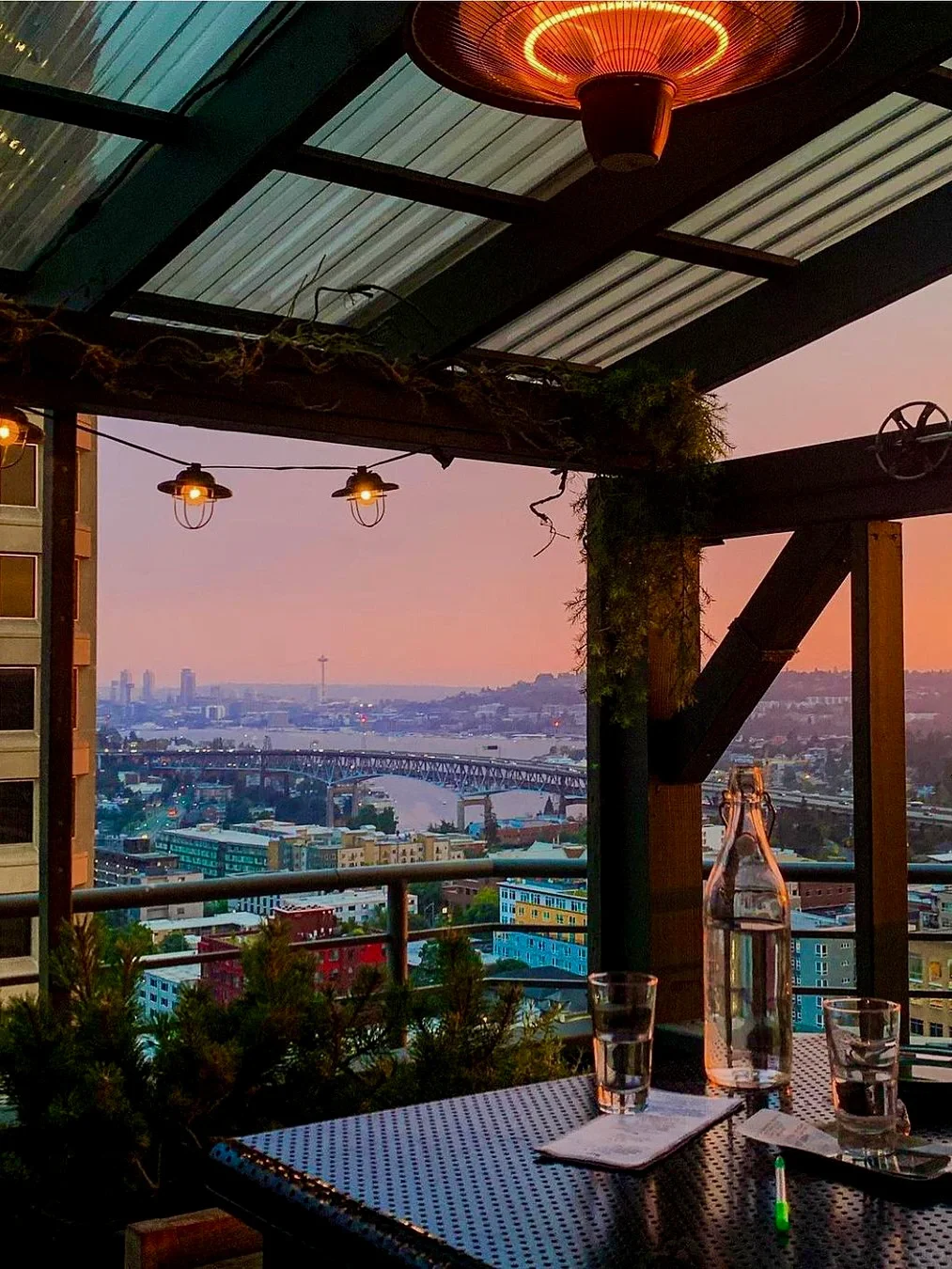 Seattle 🎡 Top-Tier Rooftop Bars I've Been to Countless Times