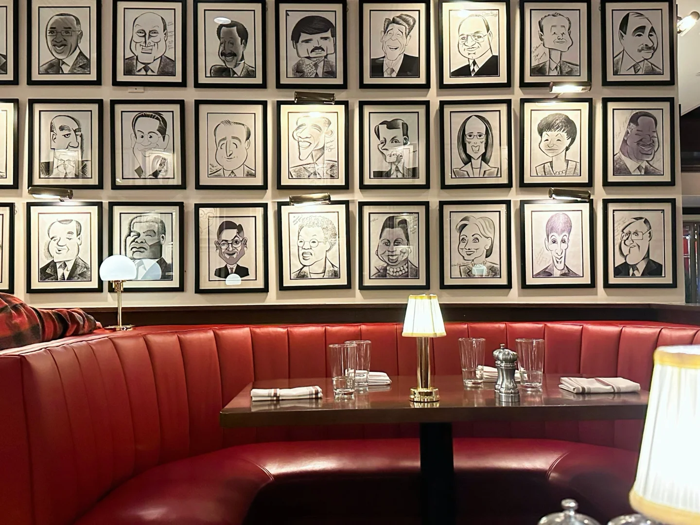 Chicago Restaurants 🍴 The Pinnacle of Aesthetics, Flavor, and Ambiance